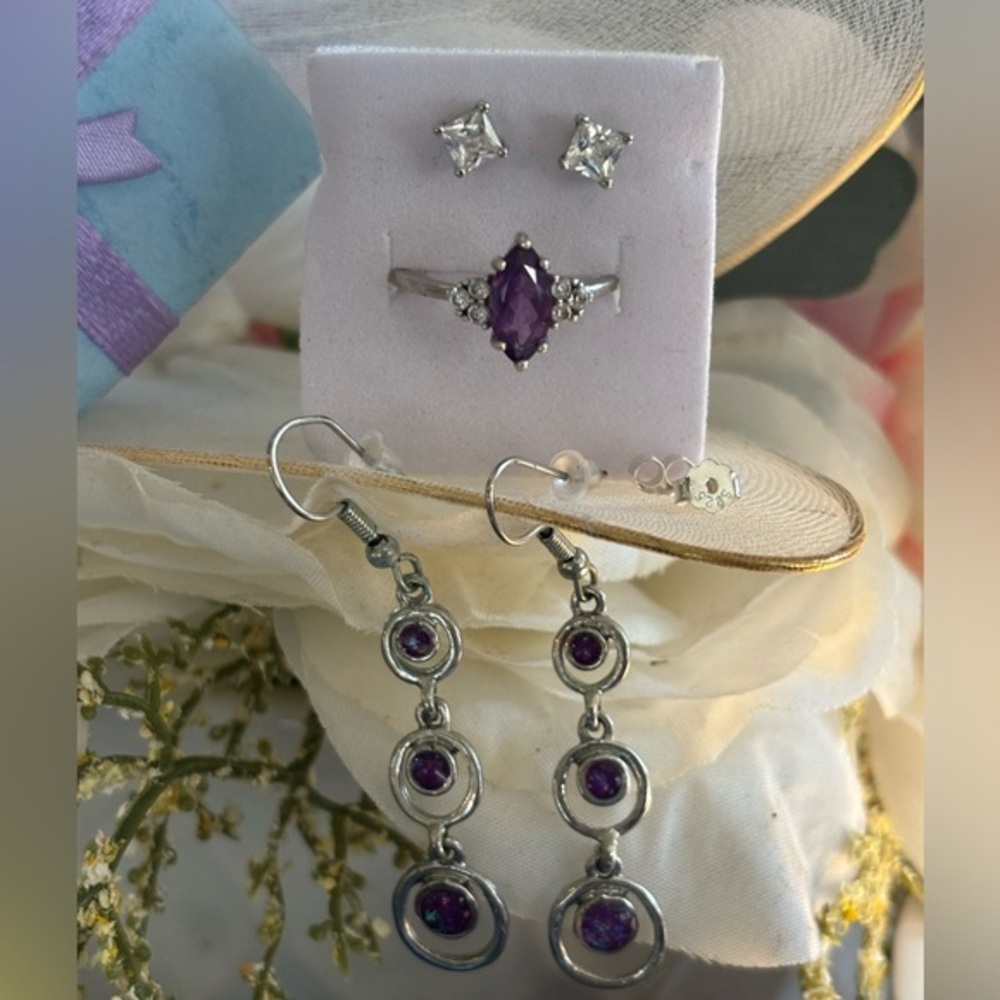 925 Sterling Silver Amethyst ring
Pair Stud & Dangly mini hoop earrings